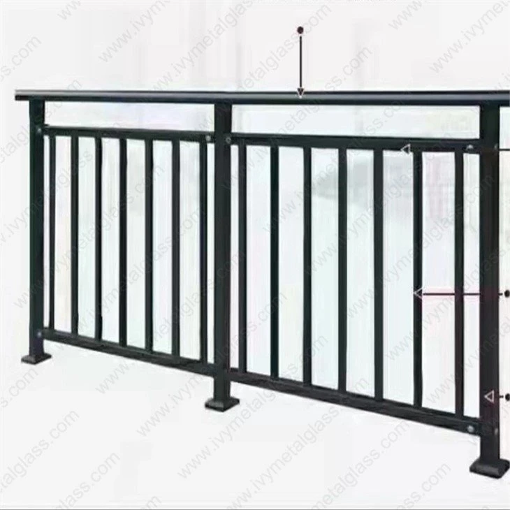 شرفة درابزين الألومنيوم